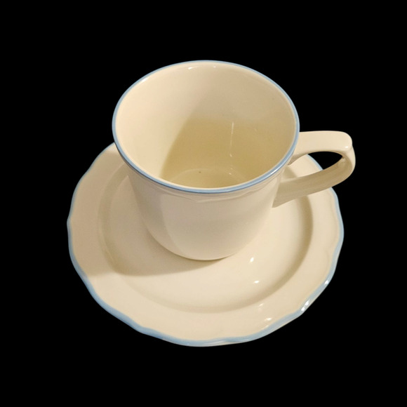 Hallmark Auntie Em Cups & Saucers Set 4 Mugs 4 Plates Blue Trim Japan Stoneware - Picture 2 of 8